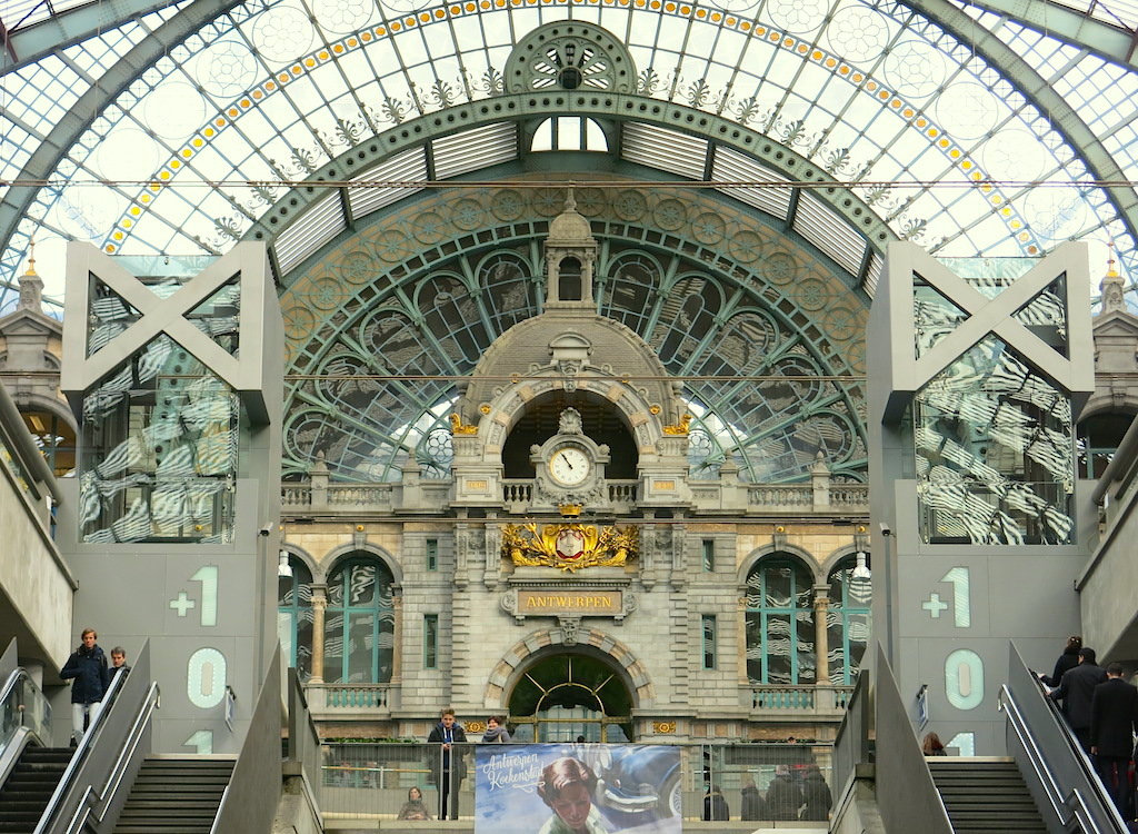 The grandeur of Antwerp's Centraal Station  © MRNY