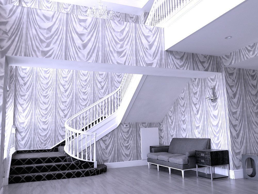 Entrance at The Berkeley Oceanfront © MRNY