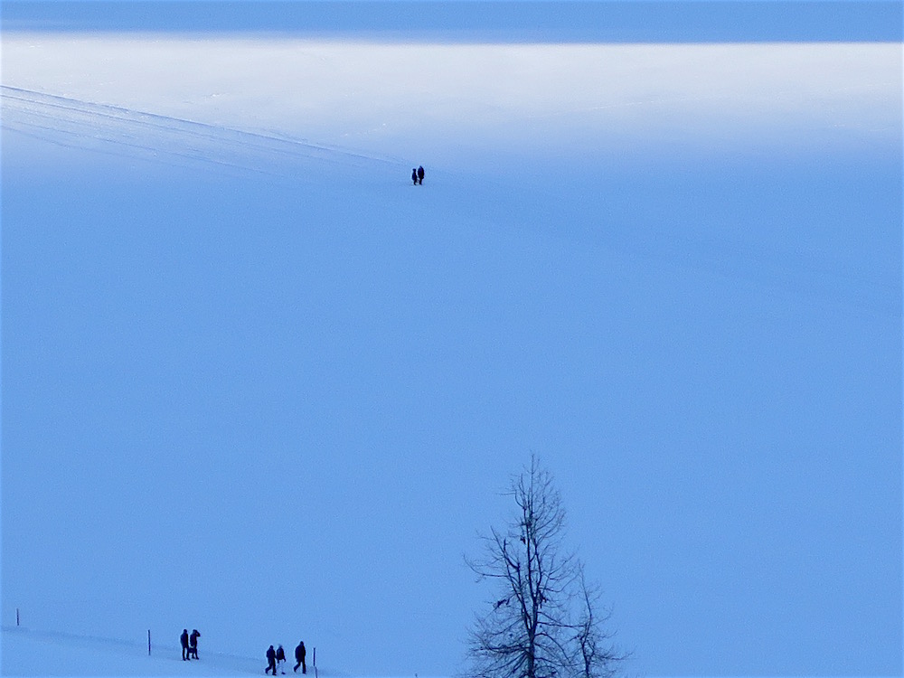 Walking across the frozen Lake St. Moritz ©MRNY