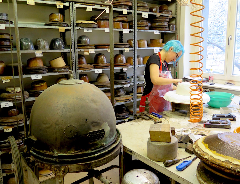 Mühlbauer atelier on Hafnersteig in central Vienna (photo by ©MRNY)